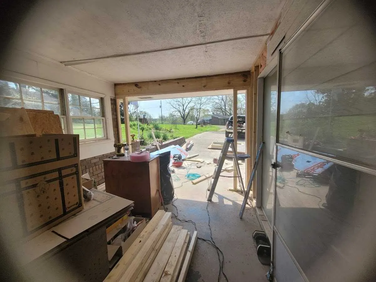 Air movers and dehumidifier for Water Mitigation Services in Wesley Chapel